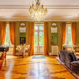  Pensión Le Manoir Du Thouron